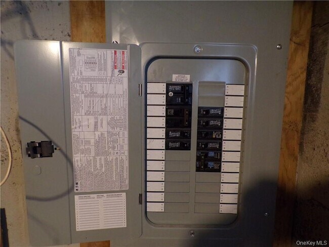 Building Photo - 2 Mertes Ln