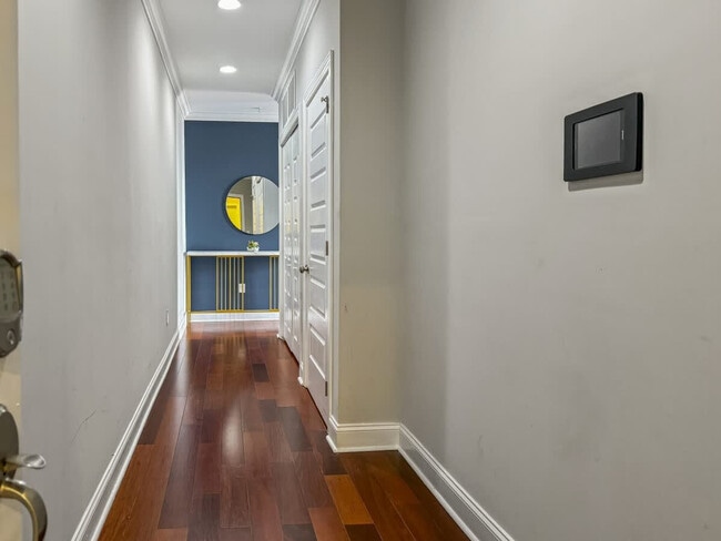 Building Photo - 1421 N 5th St