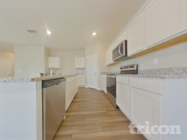 Building Photo - 250 Cottontail Ln