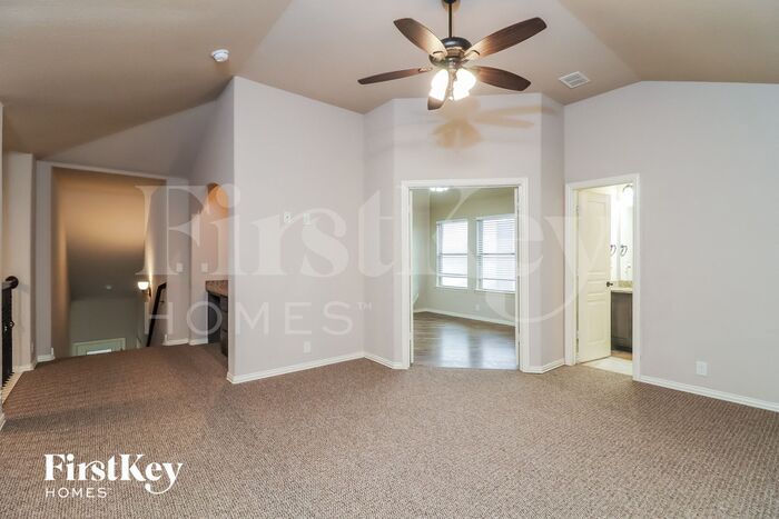 Building Photo - 1121 Marigold Dr