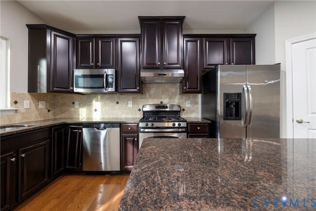 Building Photo - 1903 Old Brick Rd