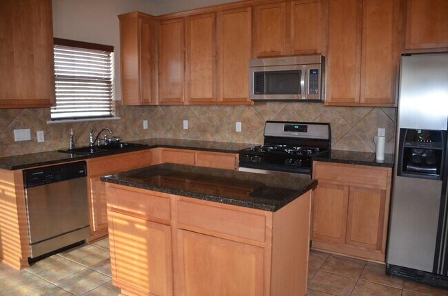 Building Photo - 11201 Dodge Cattle Dr