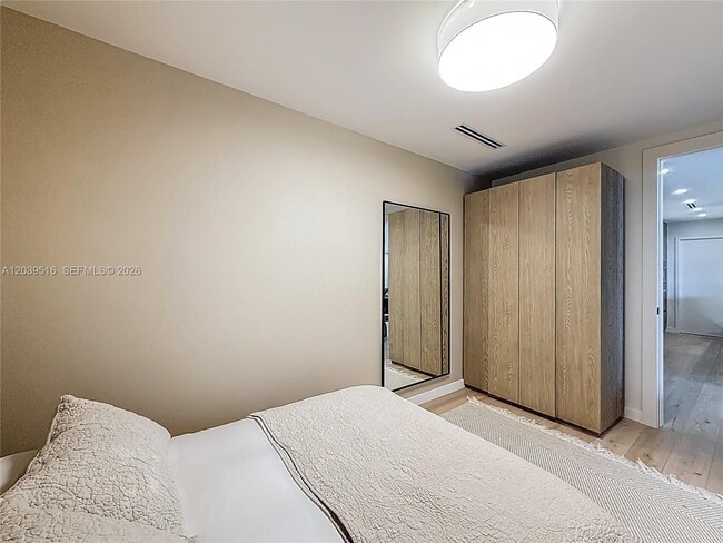 Building Photo - 350 Ocean Dr