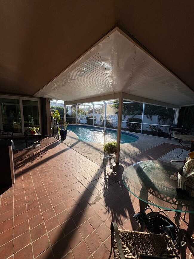 Building Photo - 260 Bermuda Rd