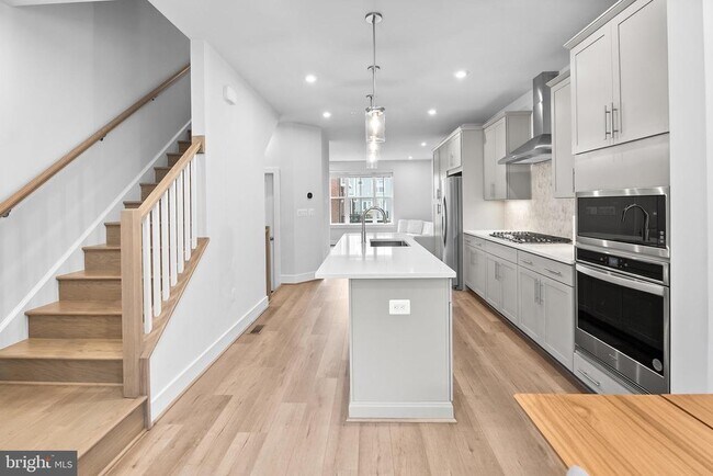 Building Photo - 468 Altezza Dr NE