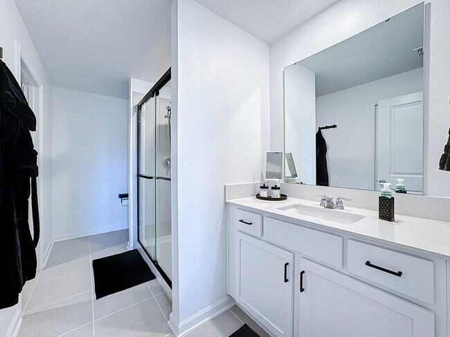 Building Photo - 5023 Barnet Dr