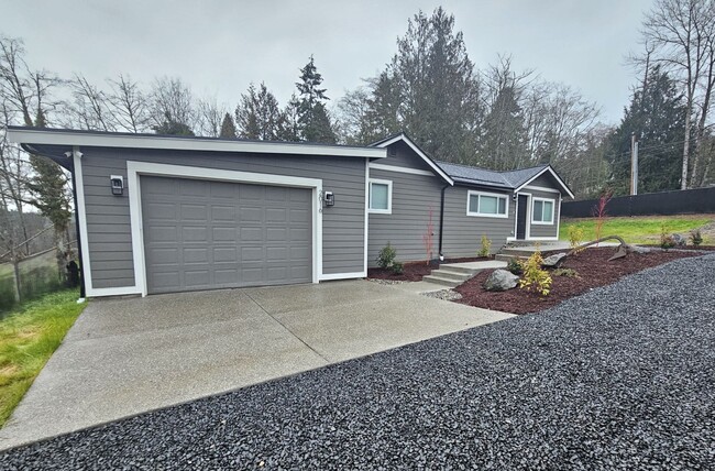 Building Photo - Secluded, Fully Remodeled 2-Bed Home on 2....