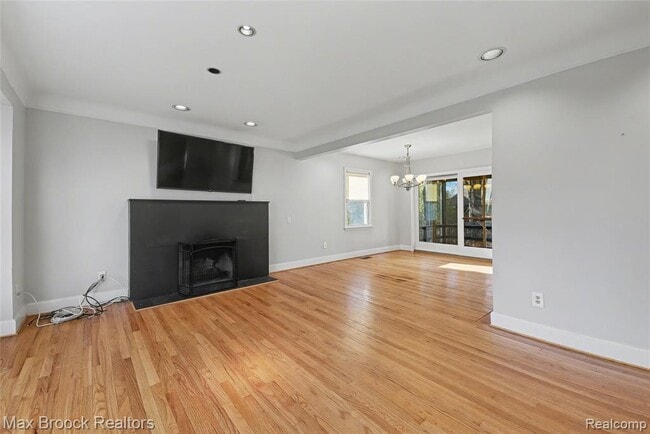 Building Photo - 758 Chester St