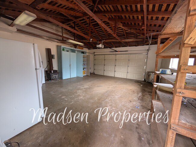 Building Photo - 6231 Pebble Ln