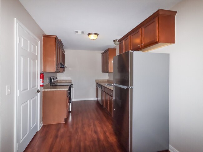 Building Photo - 7413 Blue Jay Dr