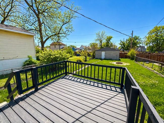 Building Photo - Beautifully Updated 3 Bedroom Home with 2-Car Garage – Prime Columbus Location