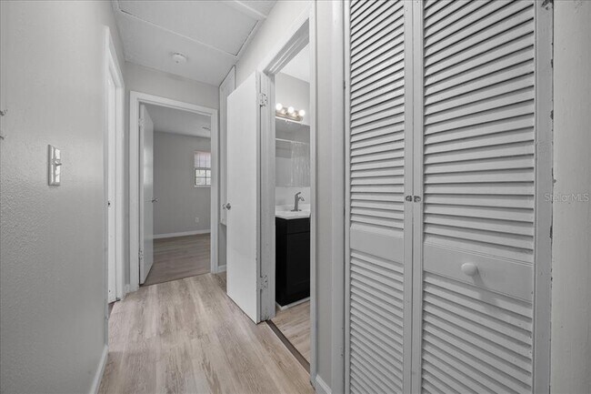 Building Photo - 4103 Holly Hill