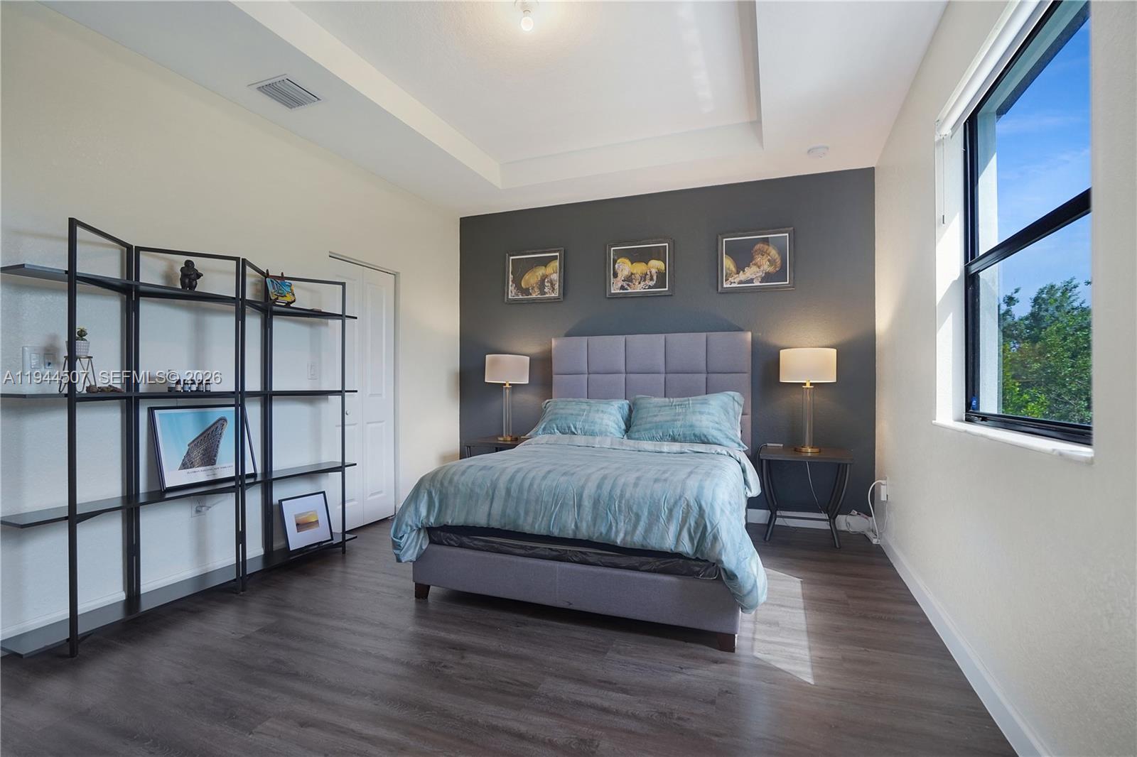 Building Photo - 20648 NE 7th Pl