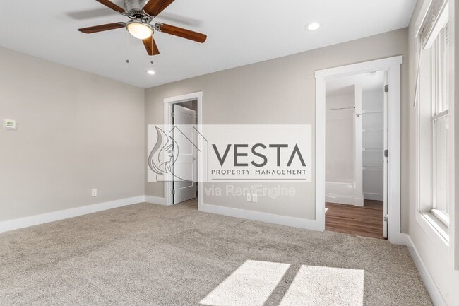 Building Photo - 12 Riddle Rd