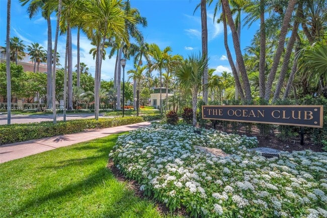 Building Photo - 765 Crandon Blvd