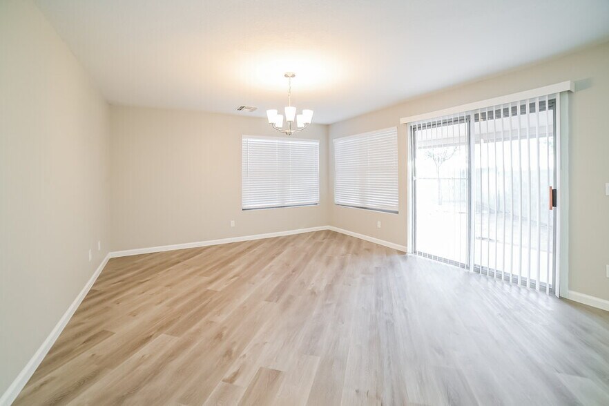 Building Photo - 7929 W Caron Dr