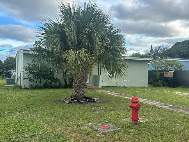 Building Photo - 1308 NW 13th Ct