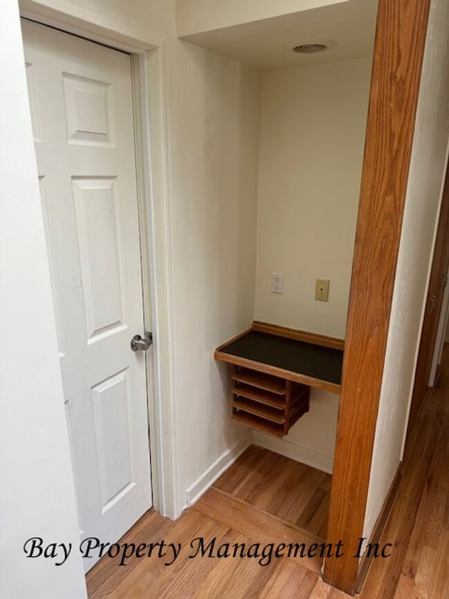 Building Photo - Charming 3 bedroom 2 bath home in South Sa...