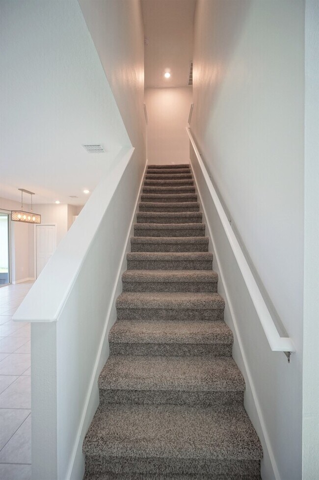 Building Photo - 3 bedroom, 2.5 bath, 2 car garage Home in ...