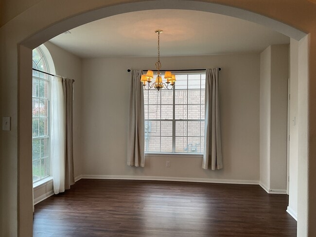 Building Photo - 18326 Hollow Branch Ct