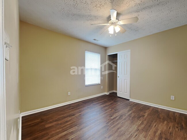 Building Photo - 1015 Meadowsweet Dr