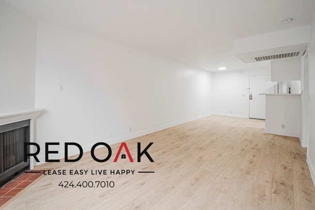 Building Photo - 4651 Cahuenga Blvd