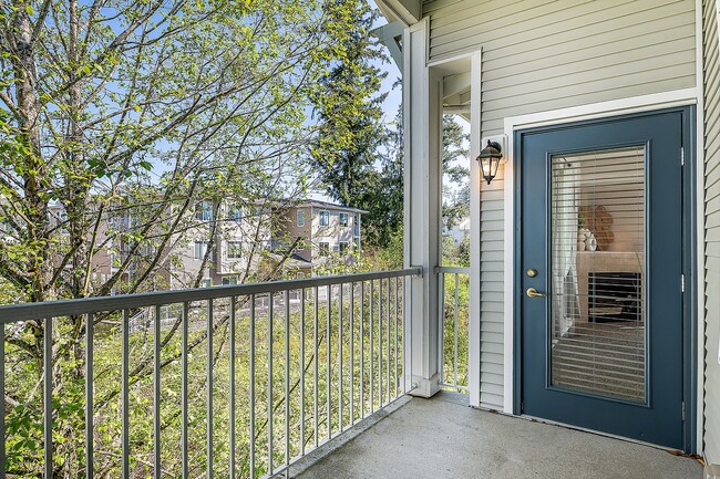 Building Photo - BOTHELL 2 BED, 2 BATH CORNER CONDO FOR REN...