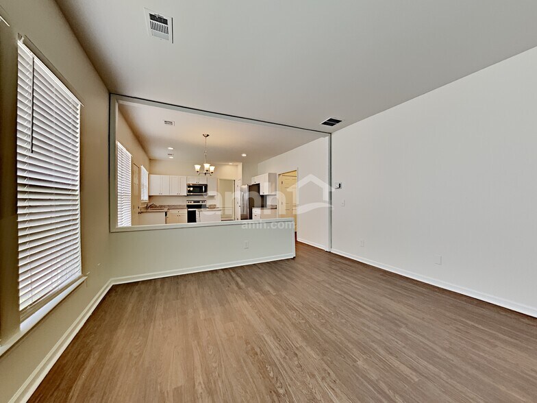 Building Photo - 1703 Kendall Cove Ln