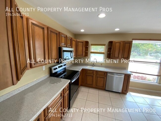 Building Photo - 811 33rd St Ct W
