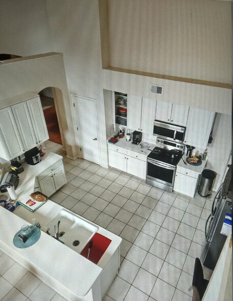 Building Photo - 10002 Shortwood Ln