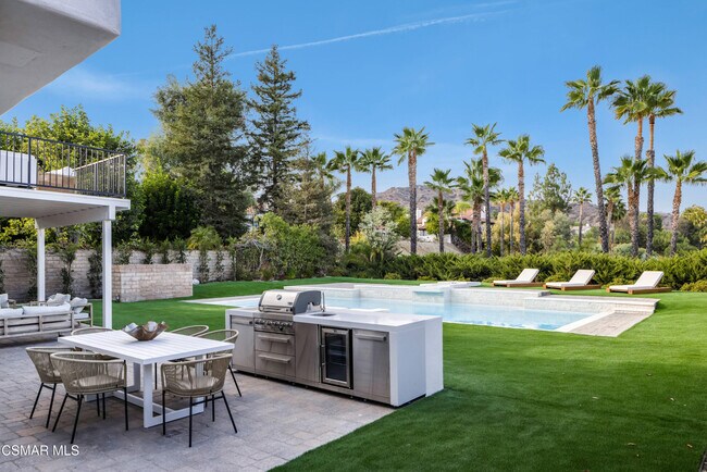 Building Photo - 24005 Clarington Dr