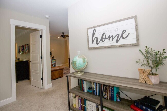 Building Photo - "Charming 4-Bedroom Retreat with Fireplace and 3 Full Baths in Aberdeen!"