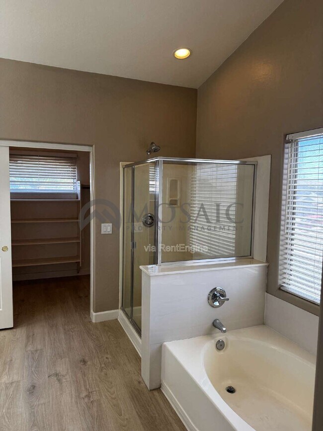 Building Photo - 3356 E Mayberry Ave