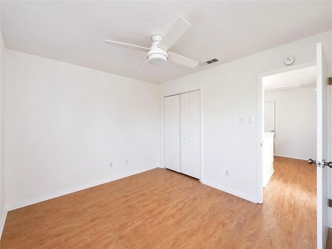 Building Photo - 15334 Barataria Dr