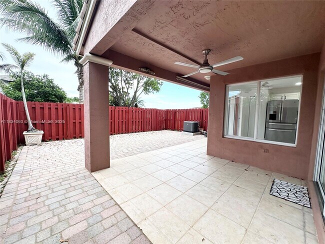 Building Photo - 7001 SW 164th Ct