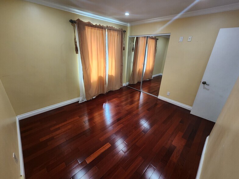 Building Photo - 16331 Shamhart Dr