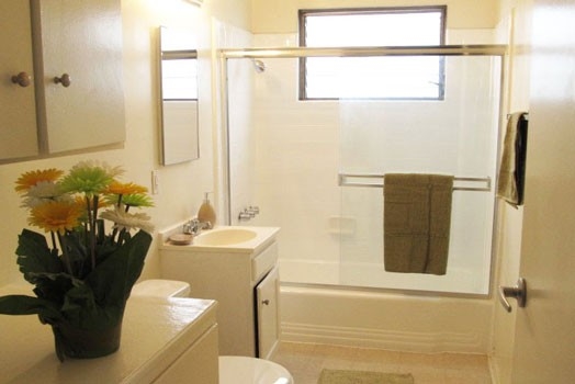 Bathroom - Sierra Madre Apartments