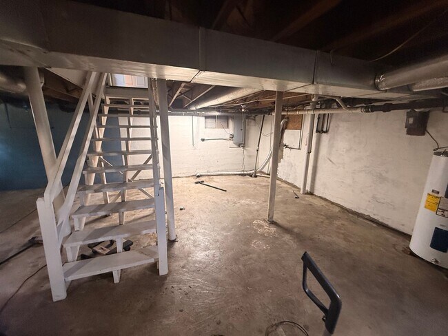 Building Photo - Christiansburg, 3 BR / 1.5 BA, Available for rent