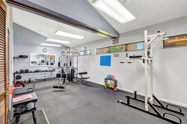 Building Photo - 6800 Royal Palm Blvd