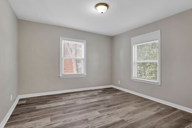 Building Photo - 397 S Chase Ave
