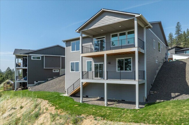 Building Photo - $3,375 - 4 Bed / 3 Bath Gorgeous Brand New...