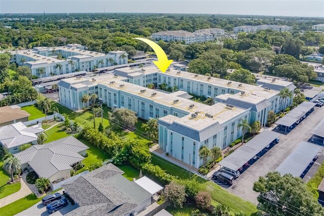 Building Photo - 1706 Belleair Forest Dr
