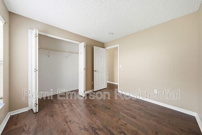 Building Photo - 2727 Mayer St