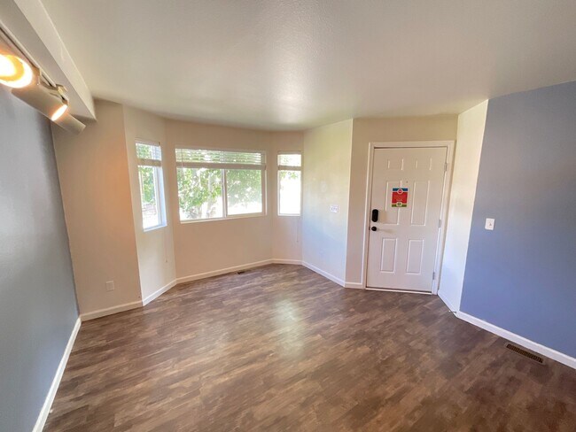 Building Photo - 3987 Aspen Leaf Point