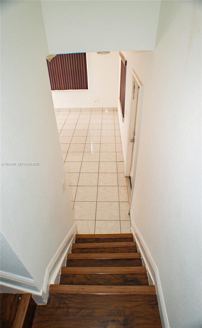 Building Photo - 67 NE 12th Ave