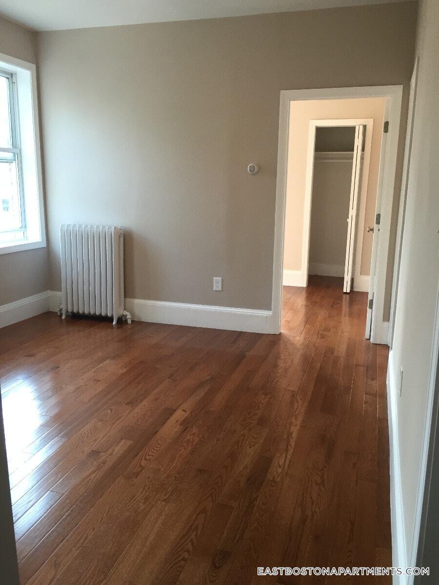 Building Photo - 241 Maverick St