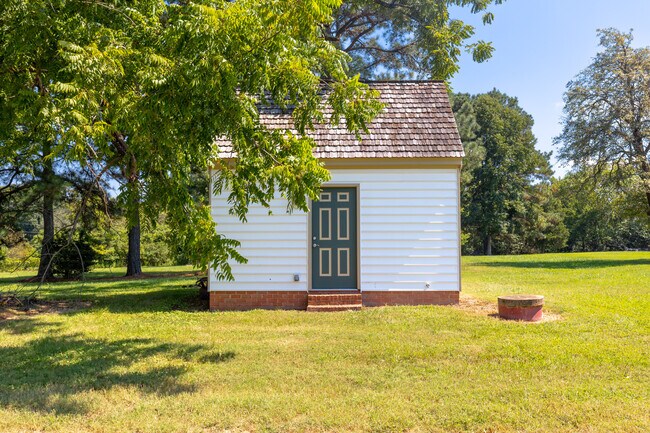 Building Photo - 11826 Colonial Trail W