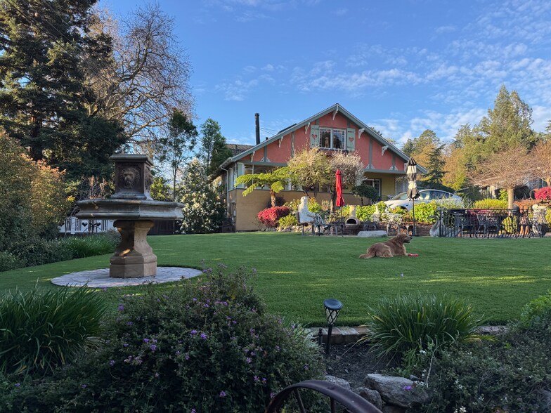 Building Photo - 199 Saranap Ave