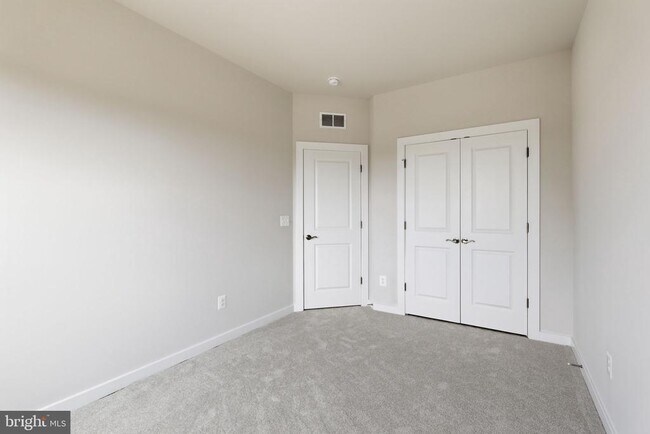 Building Photo - 2118 Acadia Rd
