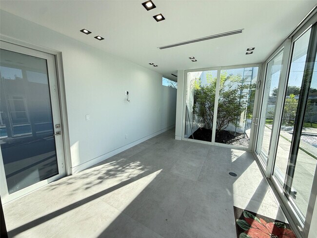 Building Photo - 12245 SW 29th Terrace